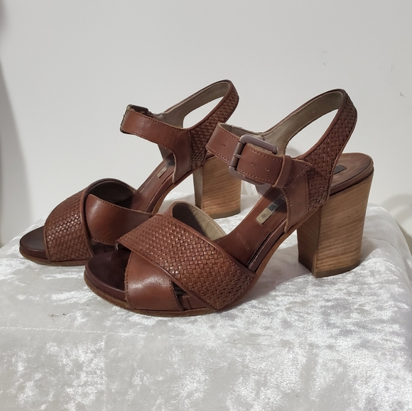 alberto fermani sandals